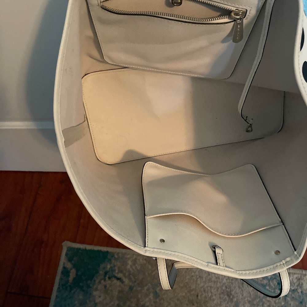 Handbag - Picture 2 of 2